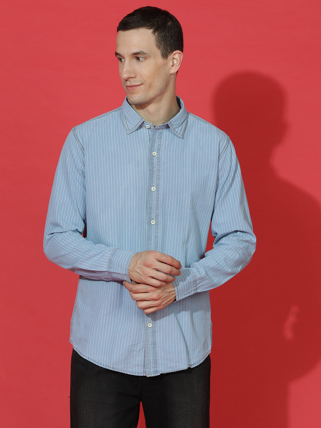 Denim Regular Fit Full Sleeve Cutaway Collar Casual Shirt