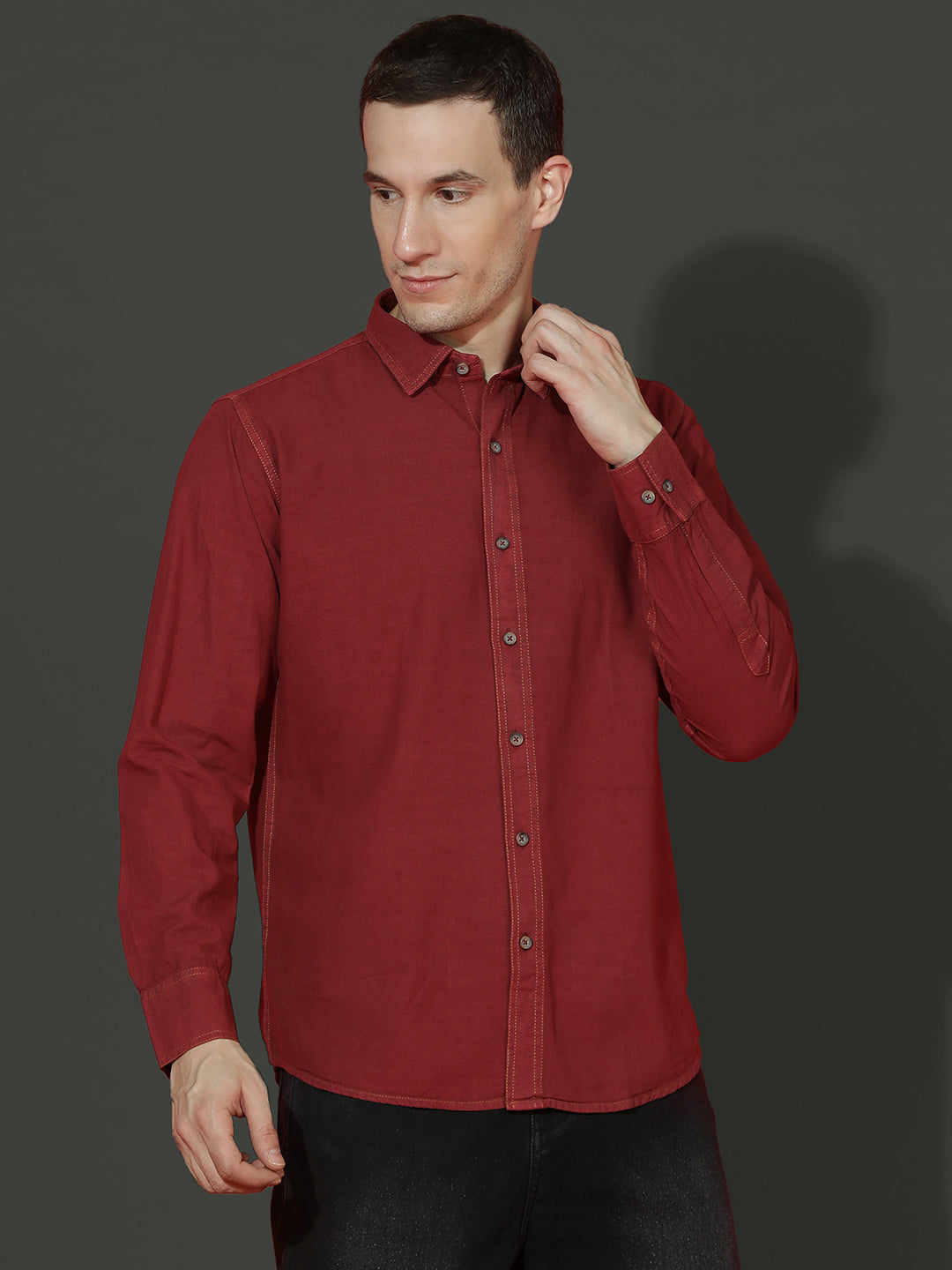 Denim Regular Fit Full Sleeve Cutaway Collar Casual Shirt