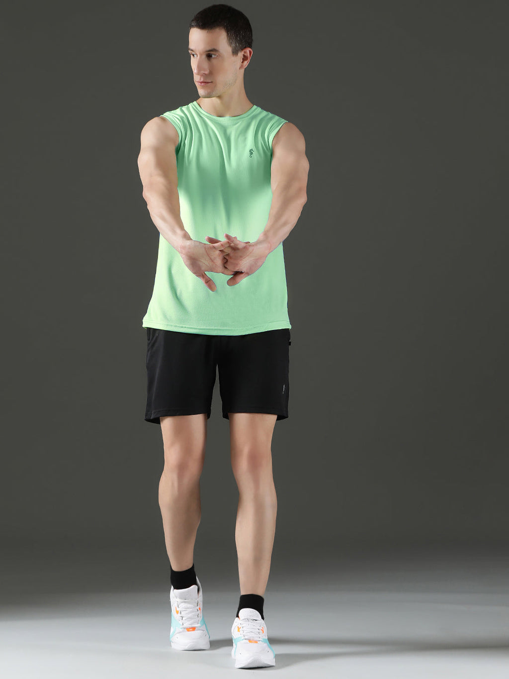 Sleeveless Sweat-Absorbing Gym Co-Ord Set with Pockets.