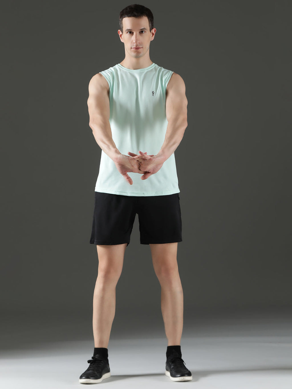 Sleeveless Sweat-Absorbing Gym Co-Ord Set with Pockets.