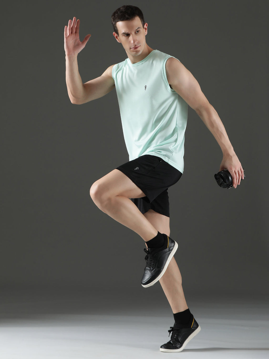 Polyester Sleeveless Slim Fit Round Neck Gym T-Shirt