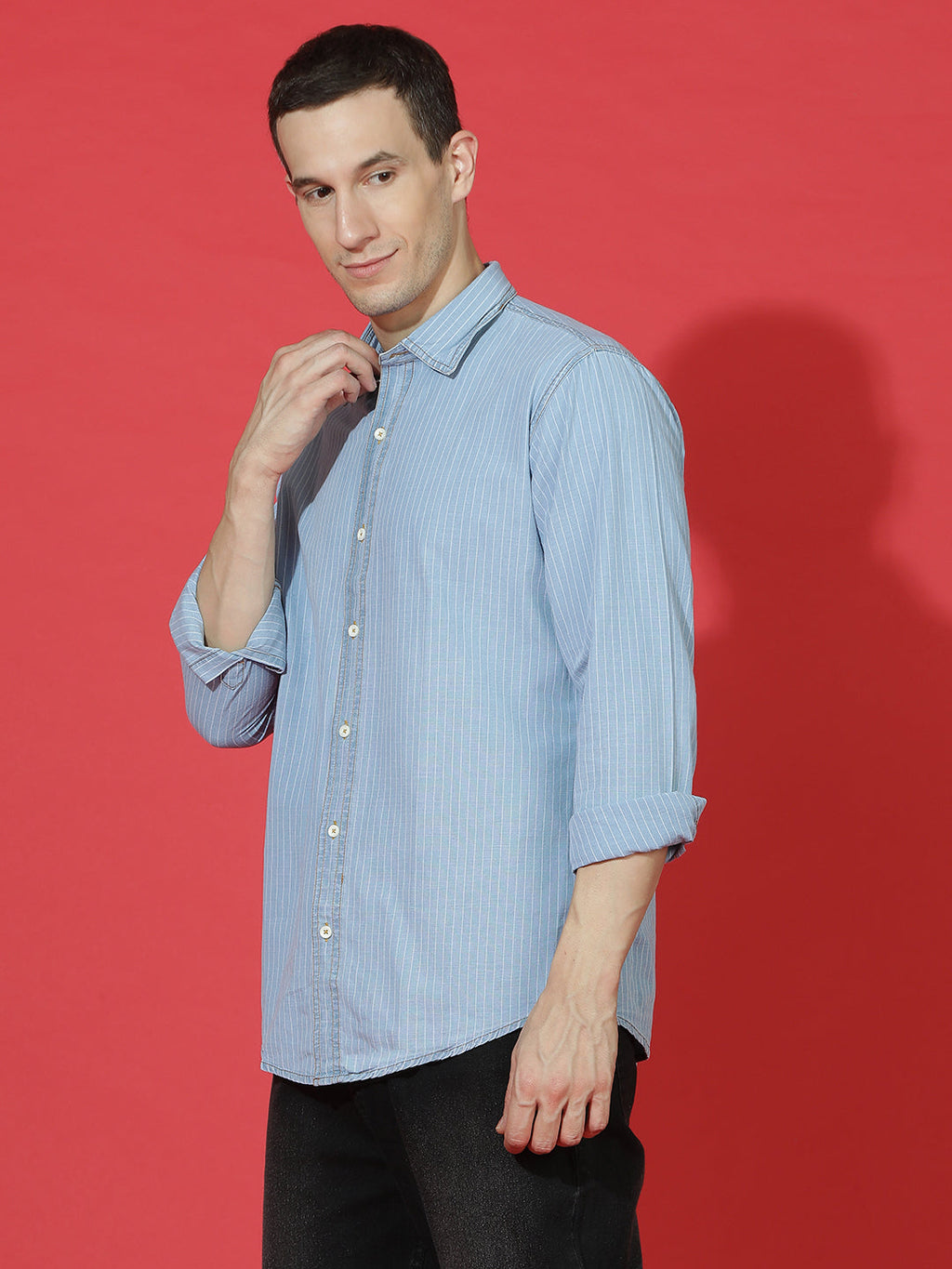 Denim Regular Fit Full Sleeve Cutaway Collar Casual Shirt