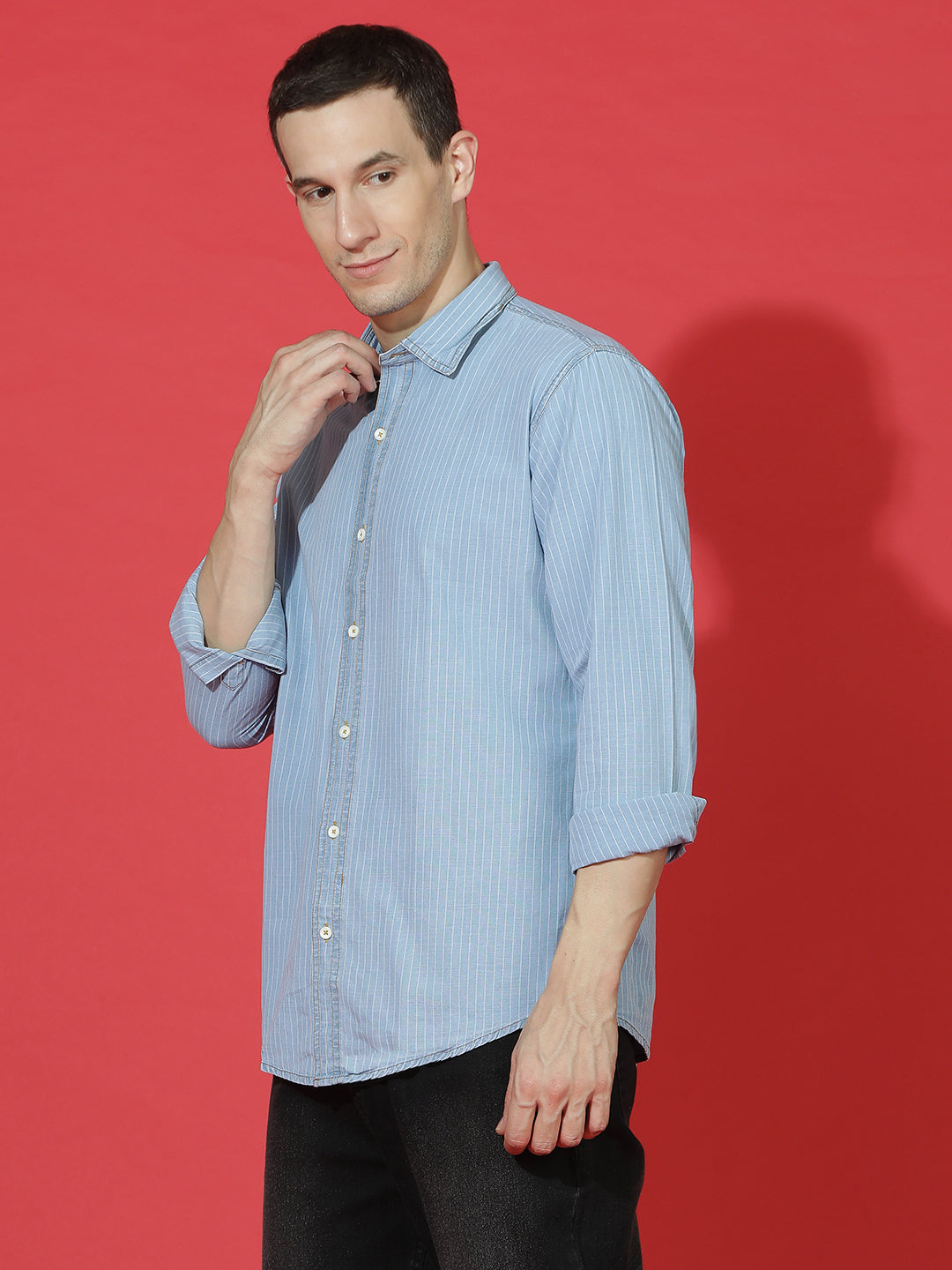 Denim Regular Fit Full Sleeve Cutaway Collar Casual Shirt