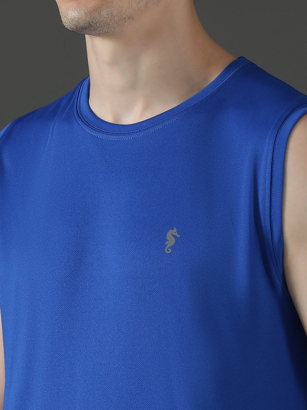 Sleeveless Sweat-Absorbing Gym Co-Ord Set with Pockets.