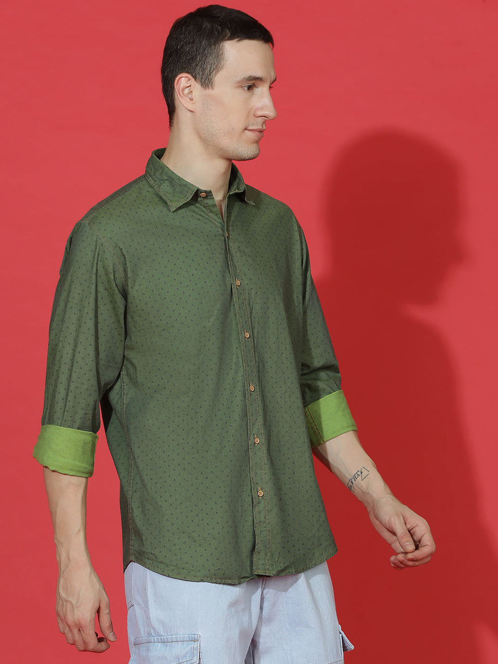 Denim Regular Fit Full Sleeve Cutaway Collar Casual Shirt