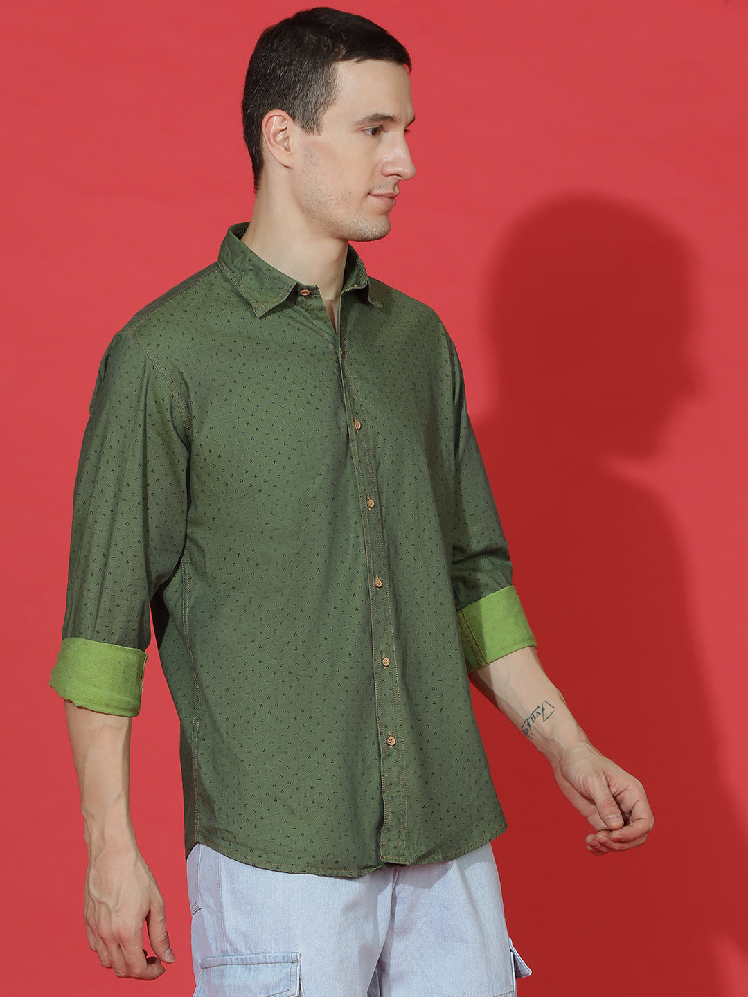 Denim Regular Fit Full Sleeve Cutaway Collar Casual Shirt