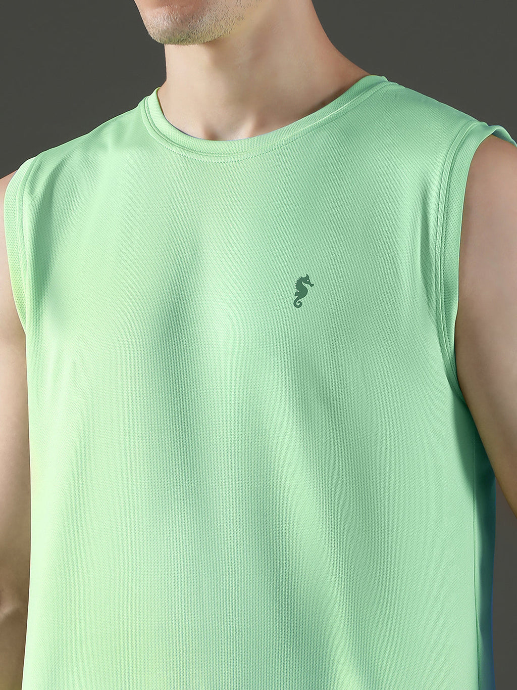 Sleeveless Sweat-Absorbing Gym Co-Ord Set with Pockets.