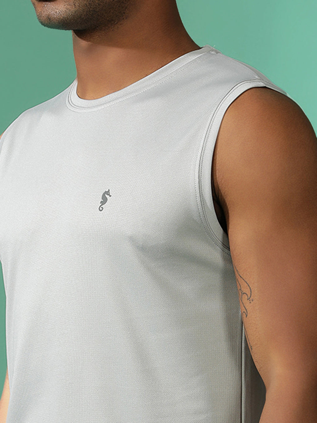 Sleeveless Sweat-Absorbing Gym Co-Ord Set with Pockets.