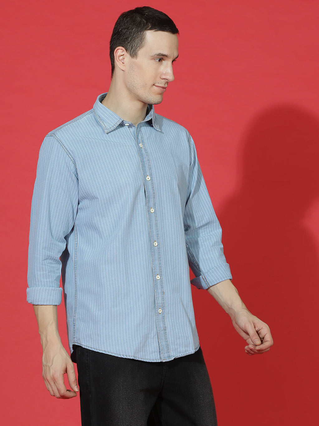 Denim Regular Fit Full Sleeve Cutaway Collar Casual Shirt