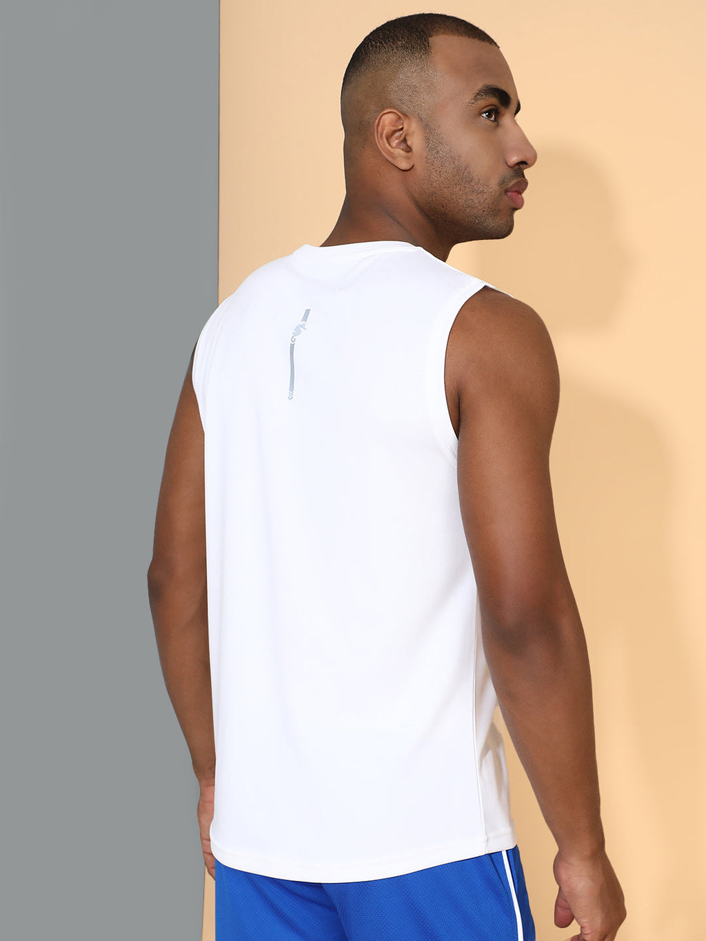 Sleeveless Sweat-Absorbing Gym Co-Ord Set with Pockets.