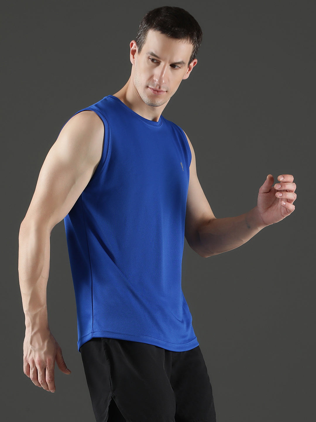 Sleeveless Sweat-Absorbing Gym Co-Ord Set with Pockets.