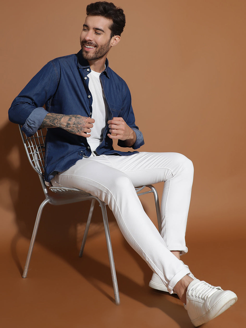 Denim Regular Fit Full Sleeve Cutaway Collar Casual Shirt