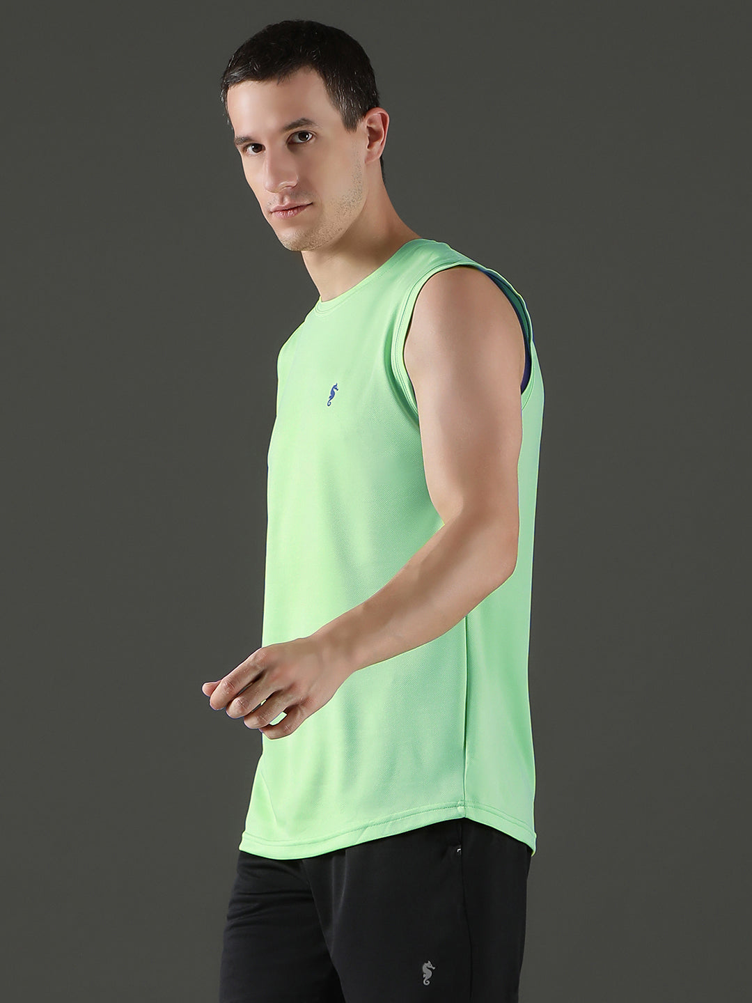 Sleeveless Sweat-Absorbing Gym Co-Ord Set with Pockets.