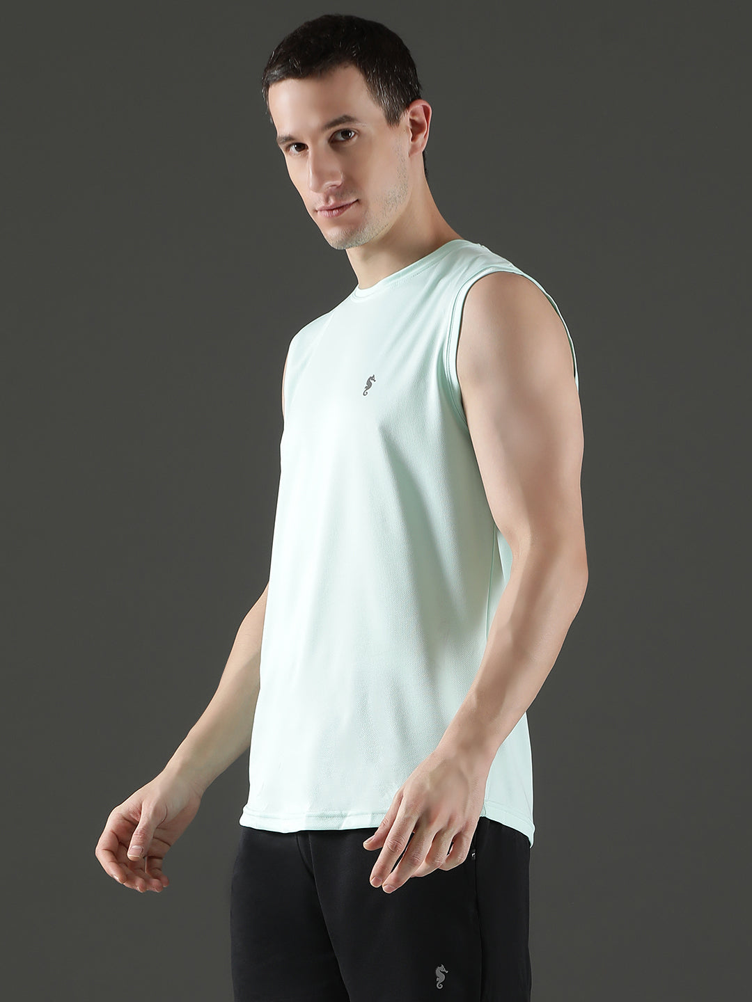 Sleeveless Sweat-Absorbing Gym Co-Ord Set with Pockets.