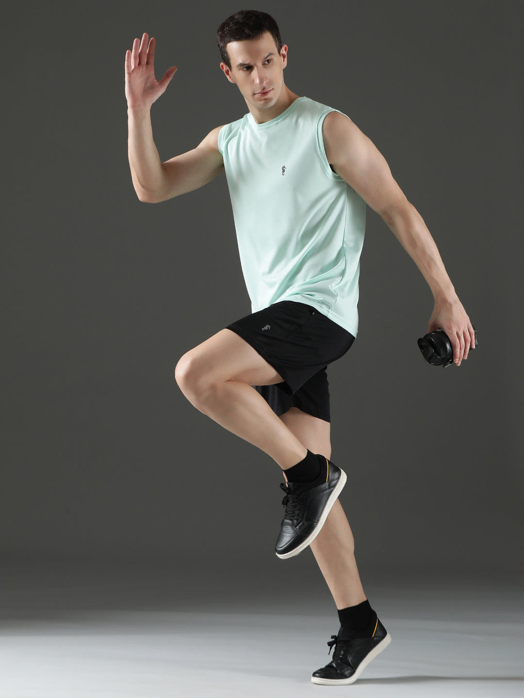 Sleeveless Sweat-Absorbing Gym Co-Ord Set with Pockets.