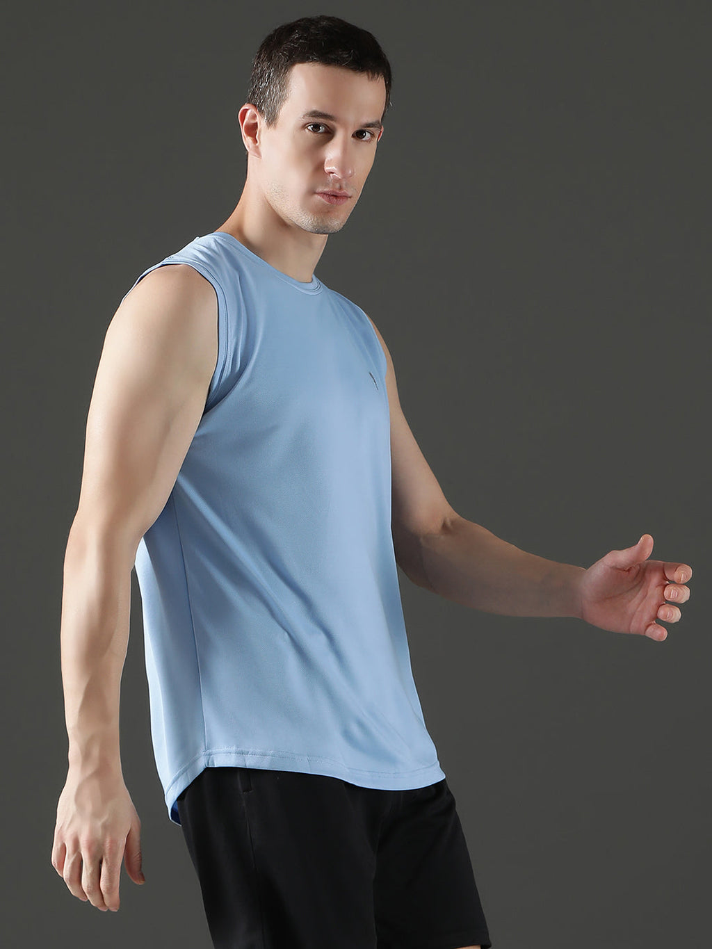 Sleeveless Sweat-Absorbing Gym Co-Ord Set with Pockets.