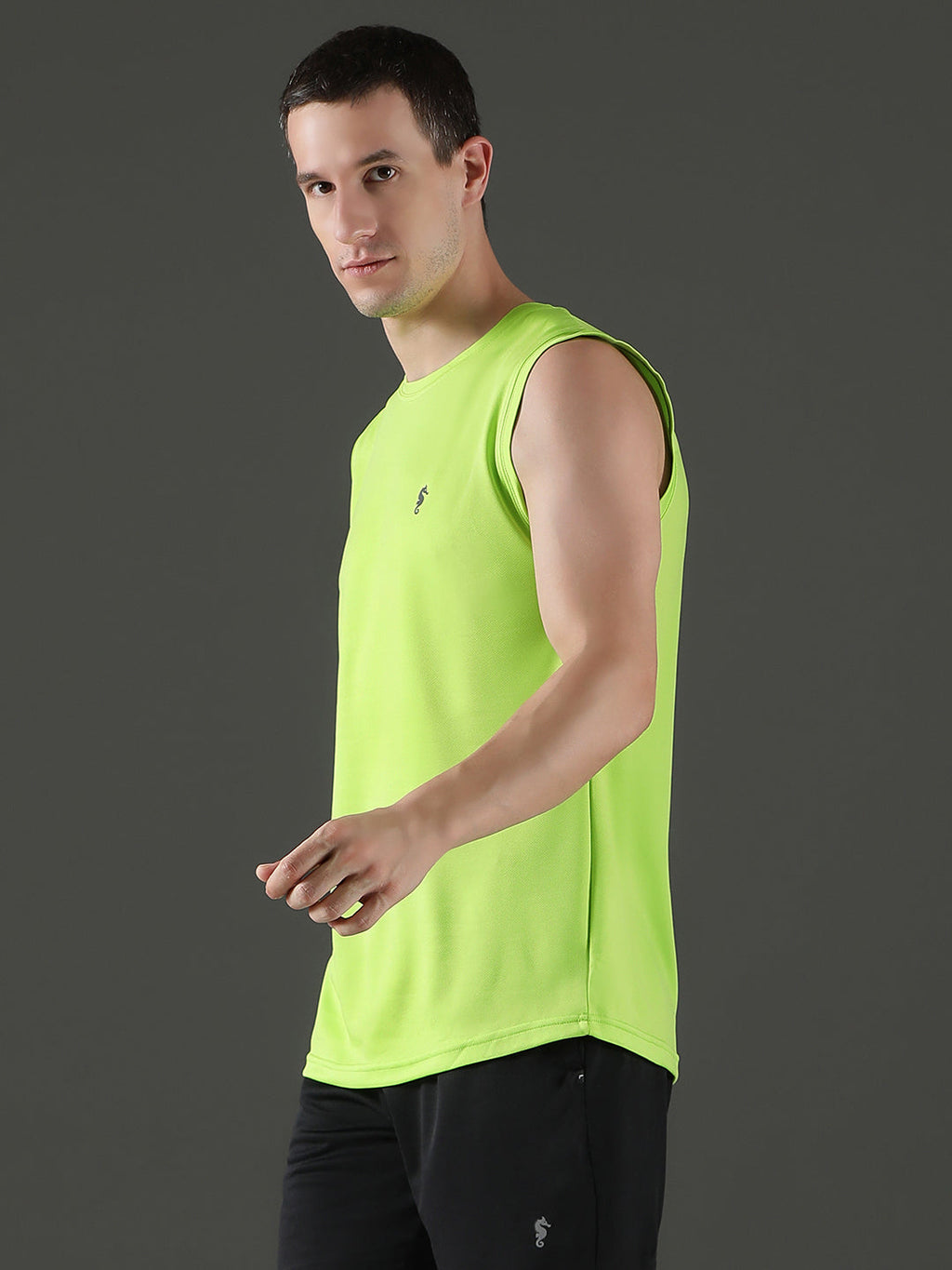 Sleeveless Sweat-Absorbing Gym Co-Ord Set with Pockets.