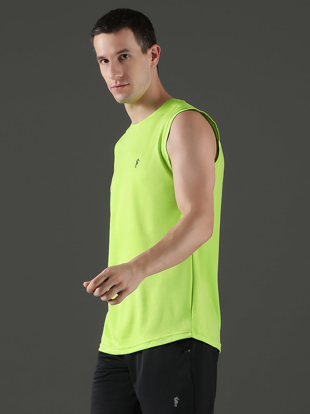 Sleeveless Sweat-Absorbing Gym Co-Ord Set with Pockets.